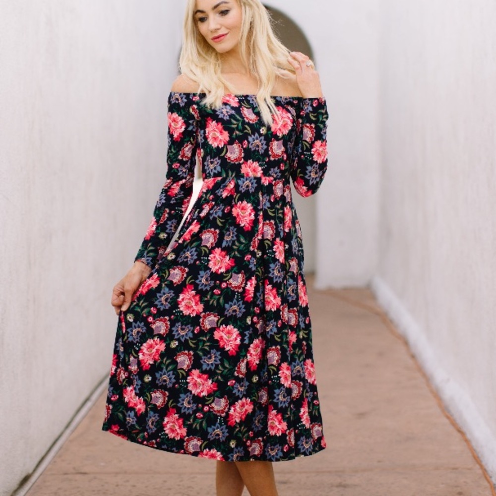 Camden full sleeve with pockets (navy floral)